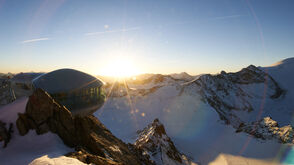 Pitztaler Gletscher: Sonnenaufgang bei der Wildspitzbahn