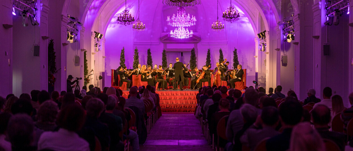 (c) Schoenbrunn Palace Concerts