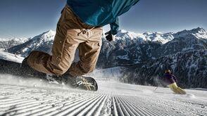 Mit dem Snowboard unterwegs im Skigebiet Silvretta Montafon