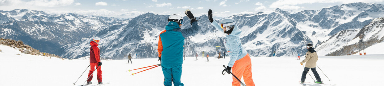 Sonnenskilauf in Soelden