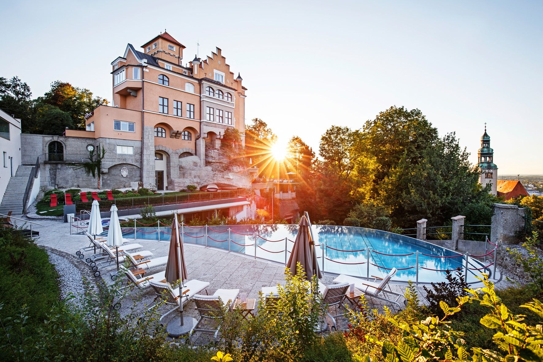 Schloss hotel. Schloss Янтарный. Шлосс Янтарный Калининград. Schloss отель. Шлосс отель в Янтарном Калининградской области.